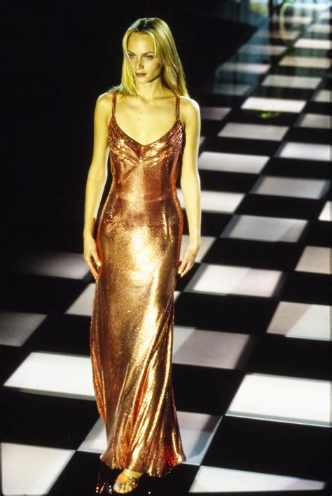 versace fashion show 1996